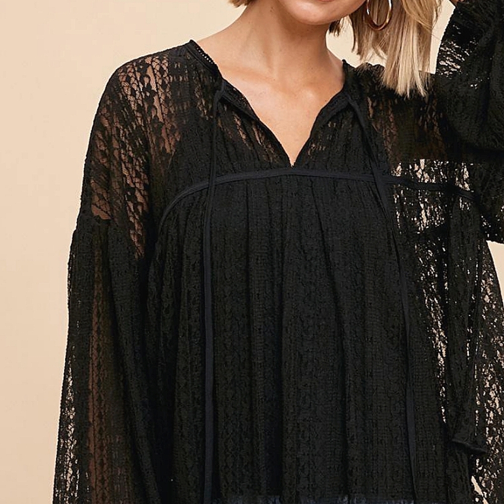 NWT In Loom Black Lace Long Sleeve Blouse
